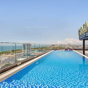 Cosmos 4*, Da Nang Vietnam